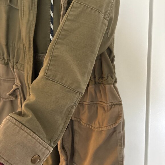 Women's Gap Utility Field Jacket with Epaulettes, Petite M - Picture 2 of 5